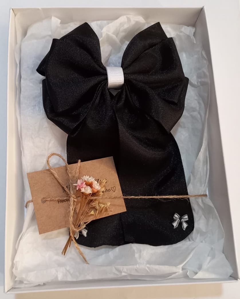 Lazo Clásico Negro Satinado con Detalles