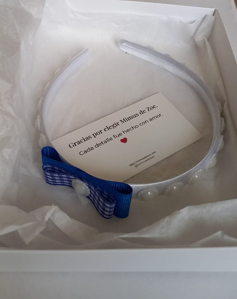 Vincha forrada con perlas y lazo vichy azul